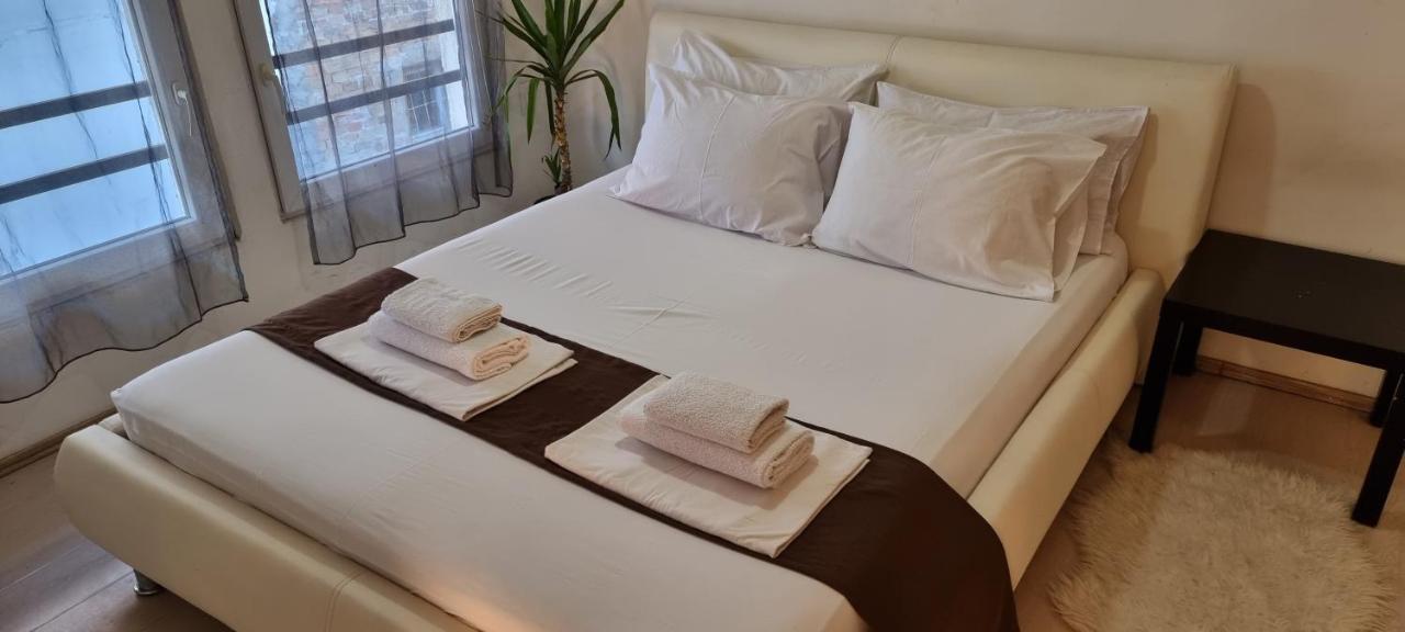 Garden Apartments Βελιγράδι Εξωτερικό φωτογραφία